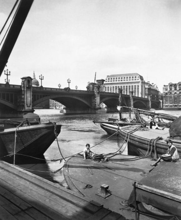 Barges by Southwark Bridge: 20th century