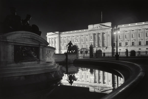 Buckingham Palace at night:1920-1933